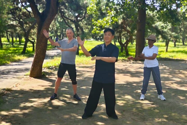 Beijing Tai Chi and Calligraphy Class at Ji Xiaolan's Former Residence photo 3