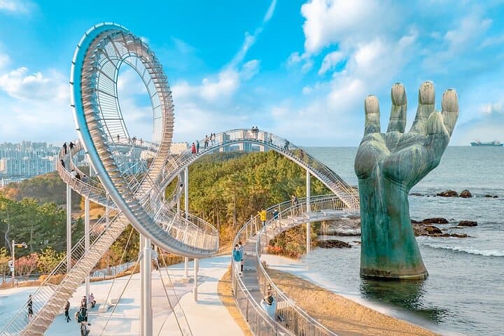 One-Day Pohang Highlights: Homigot Sunrise, Space Walk, Jukdo Market & Tongdosa