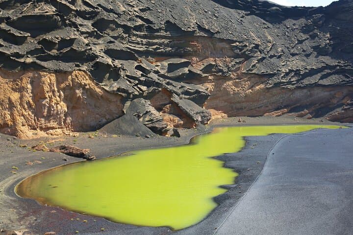 Lanzarote Volcanic Heart: Private Timanfaya, El Golfo & Los Hervideros Tour photo 3
