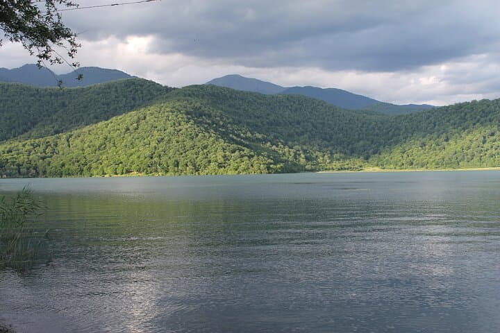 Baku to Gabala Day Tour: Tufandag Cable Car, Nohur Lake & Seven Beauties Waterfall