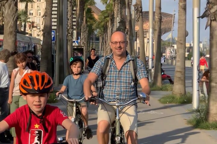 Barcelona 2.5h E-Bike Tour — Parks, Beach & Montjuïc Panoramas