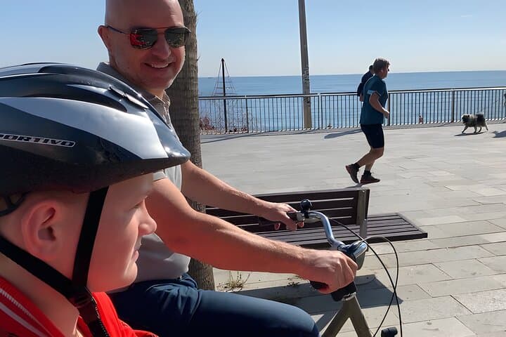 Barcelona 2.5h E-Bike Tour — Parks, Beach & Montjuïc Panoramas photo 6
