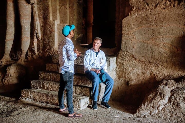 Mumbai Full-Day Sightseeing and Elephanta Caves Tour — Gateway, Caves & Harbour Views photo 4