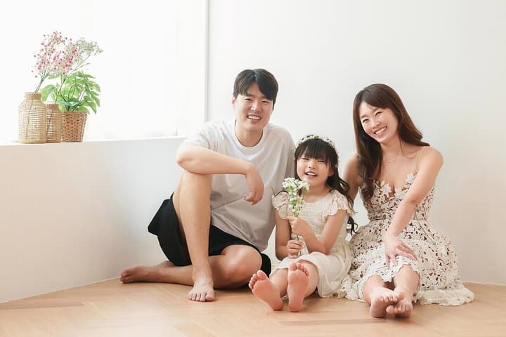 K-Style Couple Photoshoot in Gangnam — Seoul Studio Portrait Session with Hair & Makeup