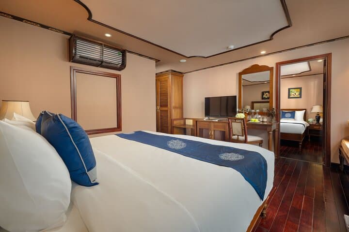 Indochine 5-Star Cruise: Halong & Lan Ha Bay 2D1N Luxury Experience photo 4