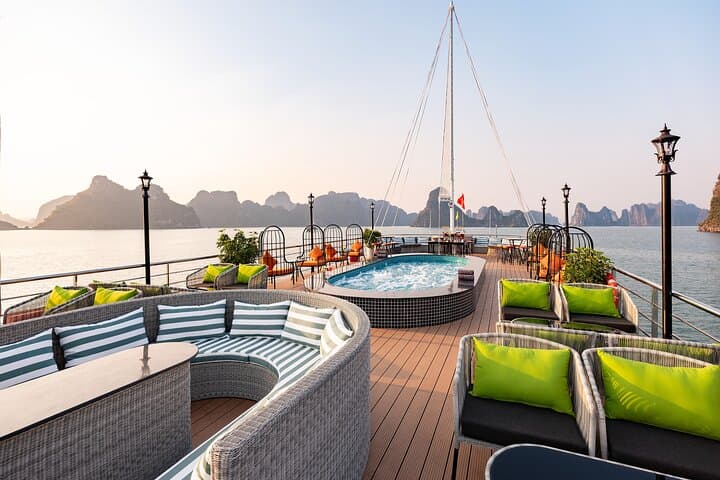 Luxury Amethyst Day Cruise in Halong Bay — Sung Sot, Ti Top & Kayaking photo 4