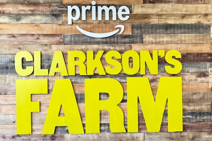 Clarksons Farm Private Tour: Diddly Squat, Hawkstone & Cotswold Villages from London