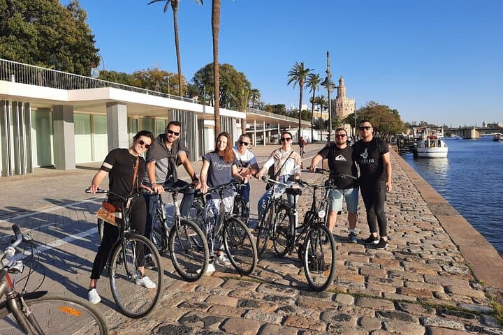 Seville Bike Tour and Full-Day Bike Rental: Historic Center by Bicycle photo 3