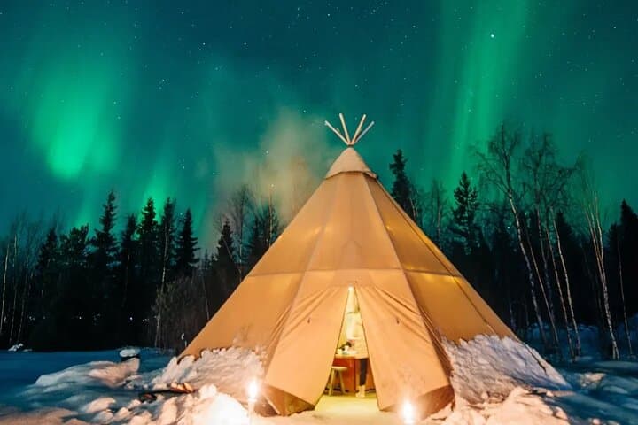 Kiruna Northern Lights Tour & Sami BBQ: Aurora Chase with Lavvu Dinner