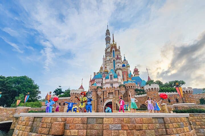 Private 2-Way Transfer to Hong Kong Disneyland: Stress-Free Hotel Pickup and Return