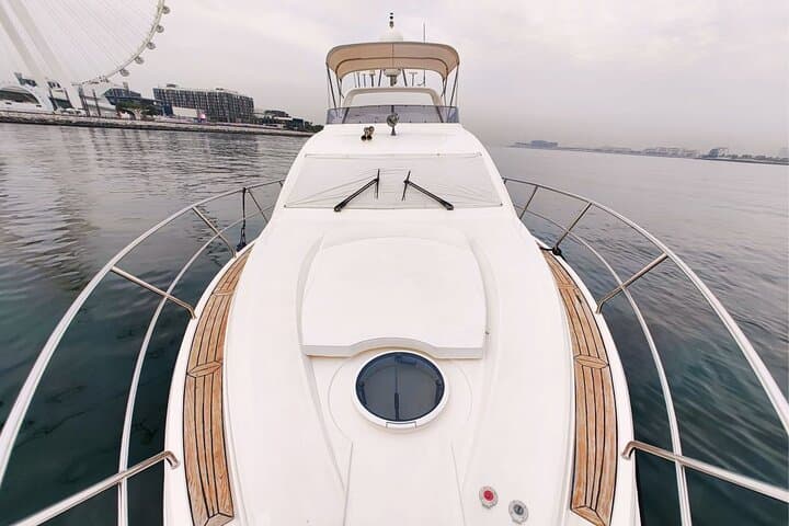 Dubai Private Yacht Tour: 1-Hour Luxury Cruise with Soft Drinks photo 4