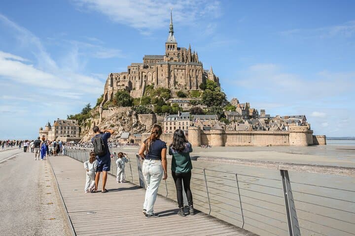 2-Day Normandy & Mont St-Michel Tour from Paris — D-Day Beaches, Saint-Malo and More photo 4
