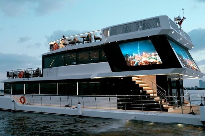 Dubai VIP Catamaran Cruise: Evening Dinner, Live Shows & Skyline Views