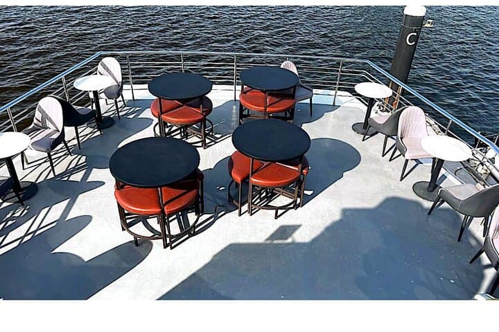 Dubai VIP Catamaran Cruise: Evening Dinner, Live Shows & Skyline Views photo 5