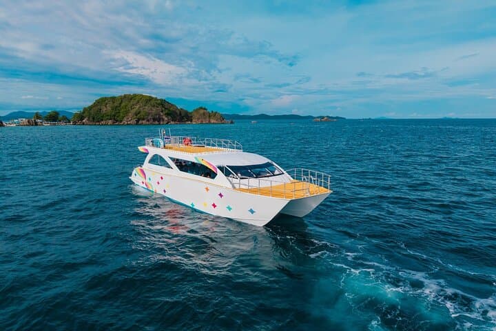 day-trip-to-maya-bay-phi-phi-island-catamaran-tour photo 3