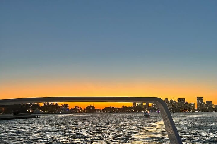 Sea Rocket Sunset & Holiday Lights Cruise — Fort Lauderdale Intracoastal Evening Tour photo 4