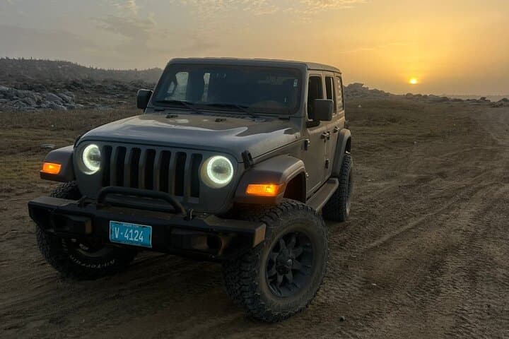 Jeep Rental Adventure Aruba: Self-Drive 4x4 Exploration of Arikok & Hidden Coves