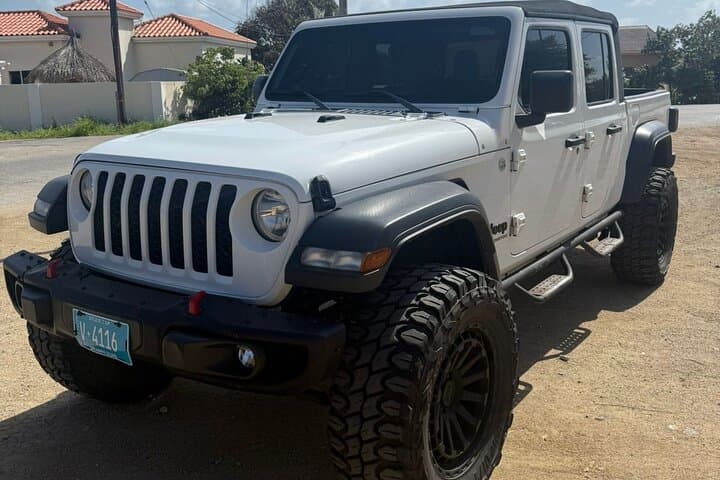Jeep Rental Adventure Aruba: Self-Drive 4x4 Exploration of Arikok & Hidden Coves photo 3