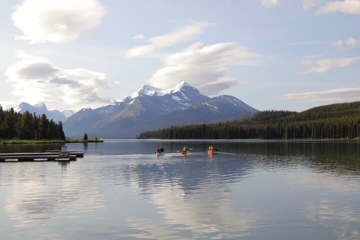 16-Day Premium Tour: Western Canada & Vancouver Island — Rockies to Pacific