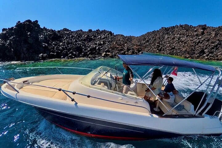 Private Santorini Volcano Boat Tour to Nea & Palea Kamení — Hot Springs, Snorkeling & Greek Cuisine