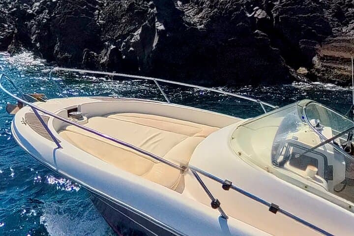 Private Santorini Volcano Boat Tour to Nea & Palea Kamení — Hot Springs, Snorkeling & Greek Cuisine photo 3