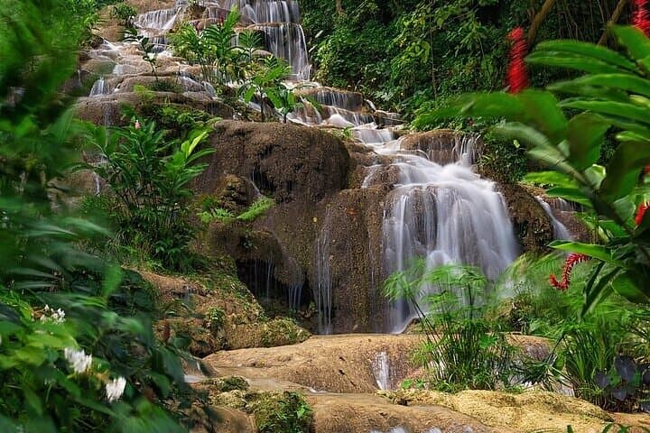 Ocho Rios Mi Crazy: Konoko Falls, Botanical Garden & Beach — One-Day Adventure Guide