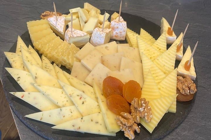 From Zurich: Thun, St. Beatus Caves, Lake Thun Cruise and Cheese Tasting photo 4