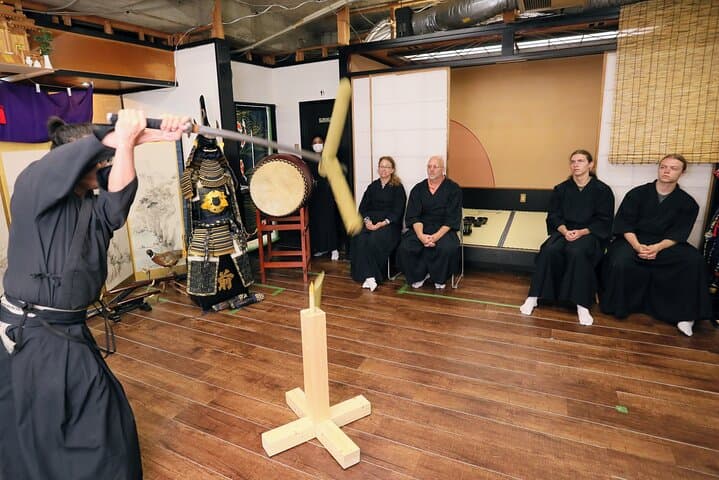 Osaka Samurai Sword Experience: Bushido Trial Slashing Near Osaka Castle photo 4