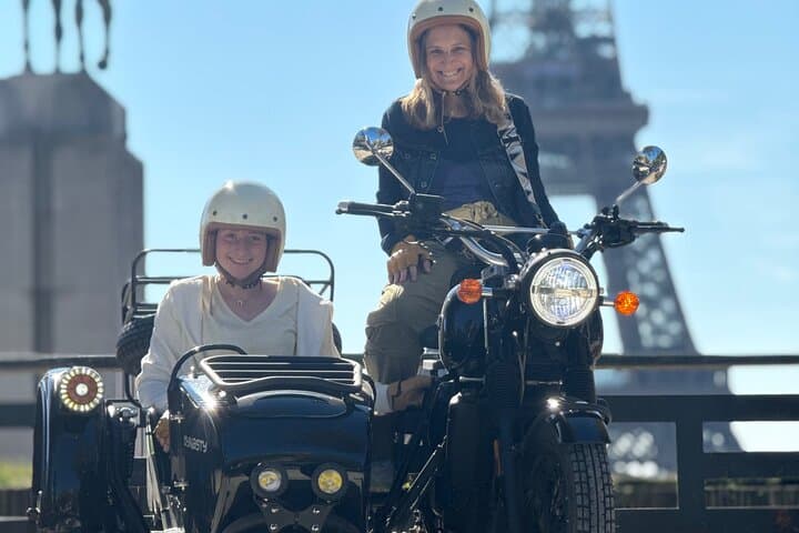 Vintage Sidecar Tour & Crepe Tasting — Paris Highlights by Motorcycle photo 4