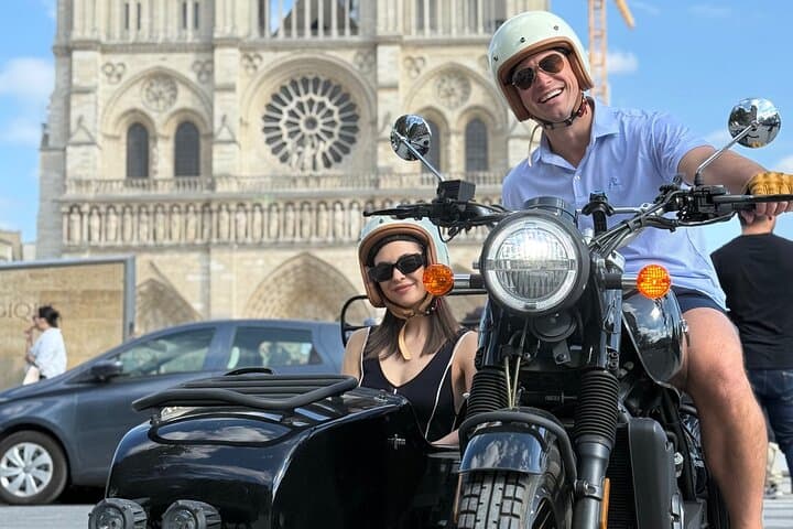 Vintage Sidecar Tour & Crepe Tasting — Paris Highlights by Motorcycle photo 5