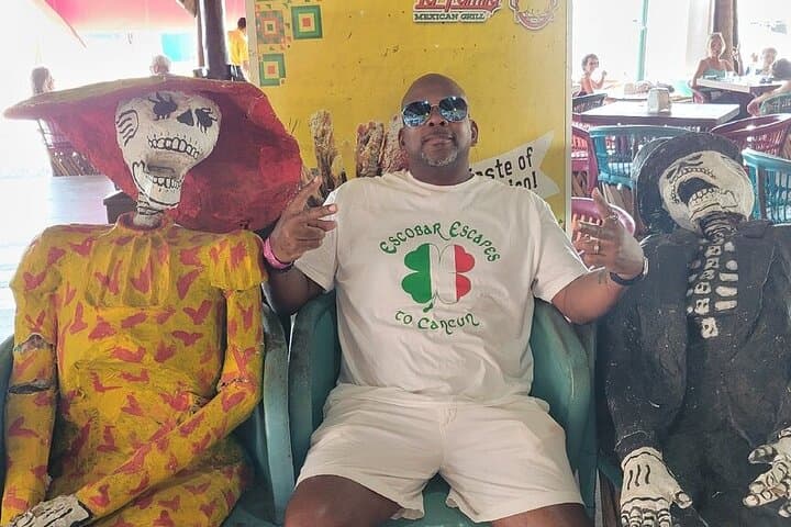 Cancun Private Shopping Tour: Mercado 28, La Isla & Playa Delfines photo 6