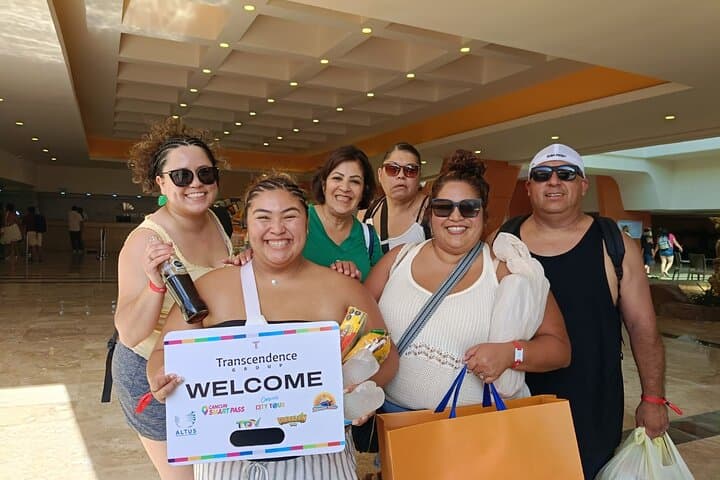 Cancun Private Shopping Tour: Mercado 28, La Isla & Playa Delfines photo 2