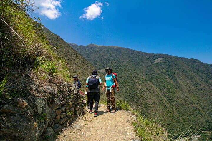 1-Day Inca Trail to Machu Picchu — Sun Gate Hike From Cusco photo 3