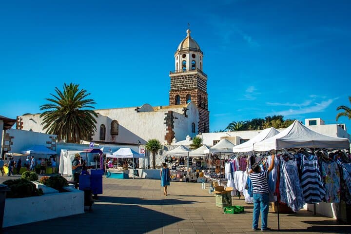 Teguise Market & LagOmar Private Day Trip — Lanzarote Half-Day Cultural Tour