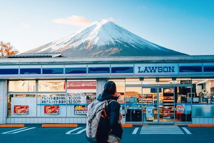 Mt. Fuji Day Tour: Kawaguchiko Ropeway, Matcha Workshop & Oshino Hakkai photo 4