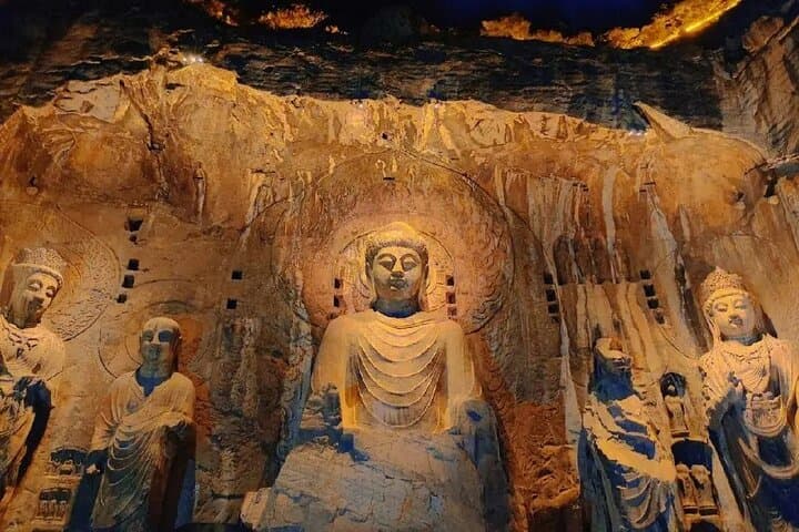 Private Day Trip to Shaolin Temple and Longmen Grottoes from Zhengzhou