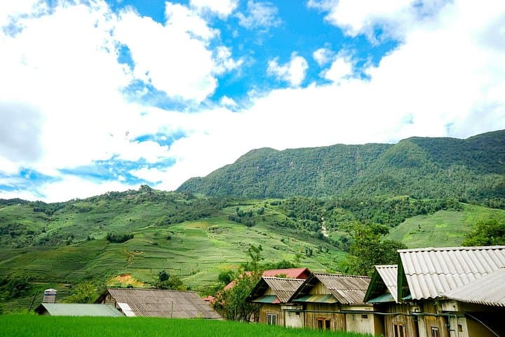 Sapa 2-Day Trekking Tour with Ta Van Homestay — Rice Terraces & Bamboo Forests photo 2