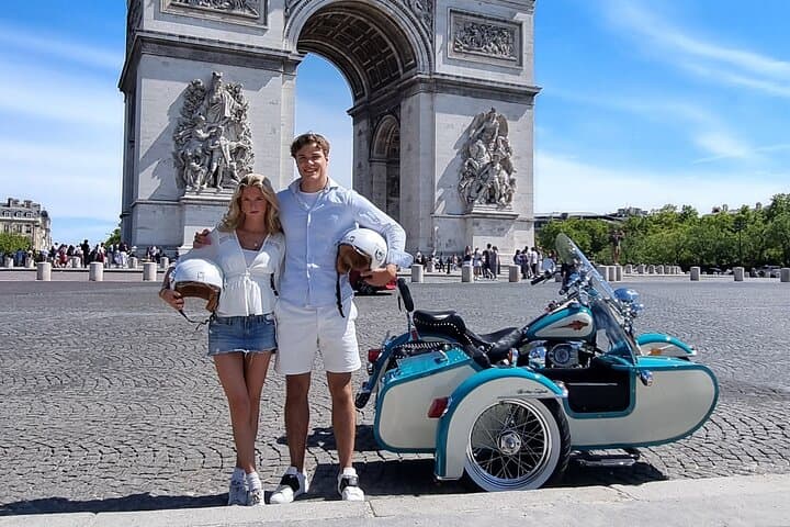 Paris Vintage Sidecar Tour: 2-Hour Private Harley Ride with Champagne photo 3