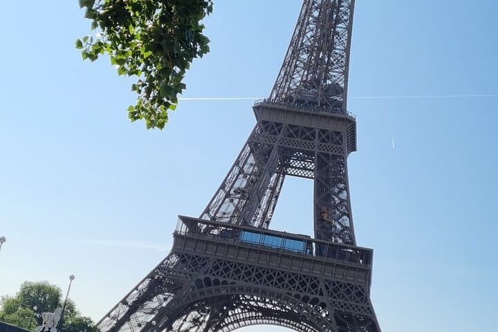 Paris Vintage Sidecar Tour: 2-Hour Private Harley Ride with Champagne photo 6