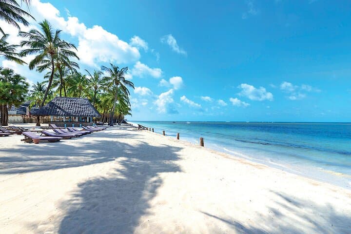 11-Day Honeymoon Private Safari: Amboseli, Masai Mara & Diani Beach photo 6