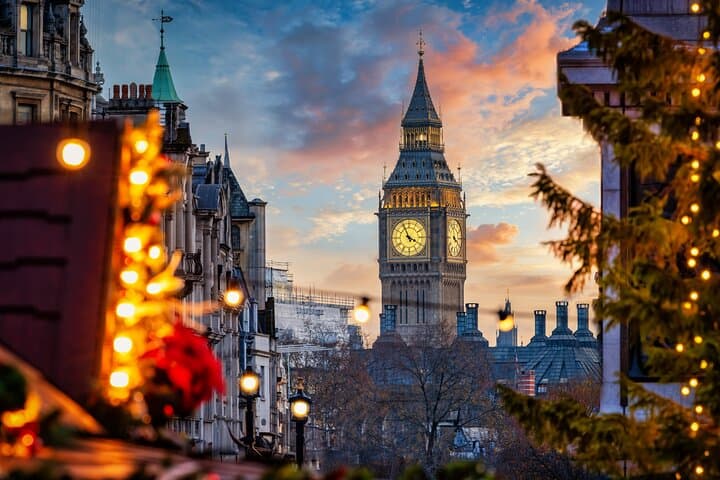 London App-Led Bar Crawl & Scavenger Hunt - Let's Roam photo 2