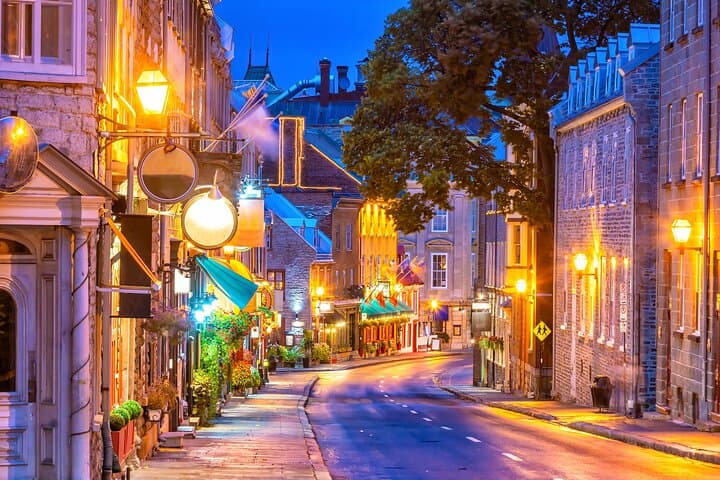 Quebec City Bar Crawl & App-Led Scavenger Hunt — Explore Old Quebec on Foot photo 2