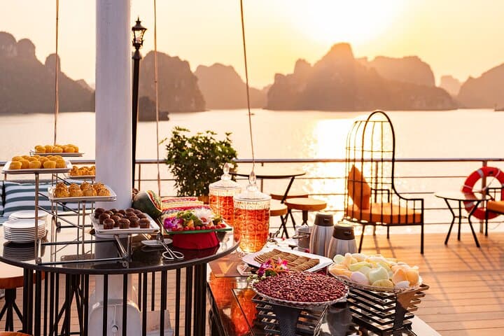 Luxury Ha Long Bay Day Cruise from Tuan Chau: Kayaking, Caves & Sunset photo 3