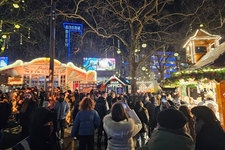 London Christmas Lights Walking Tour — Regent Street, Covent Garden & Holiday Markets photo 4