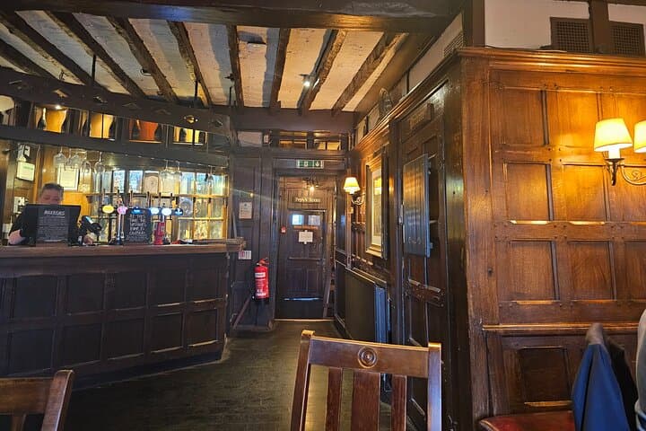 London Historical Pub Walk: Pilgrims, Pirates and Docklands Secrets photo 3