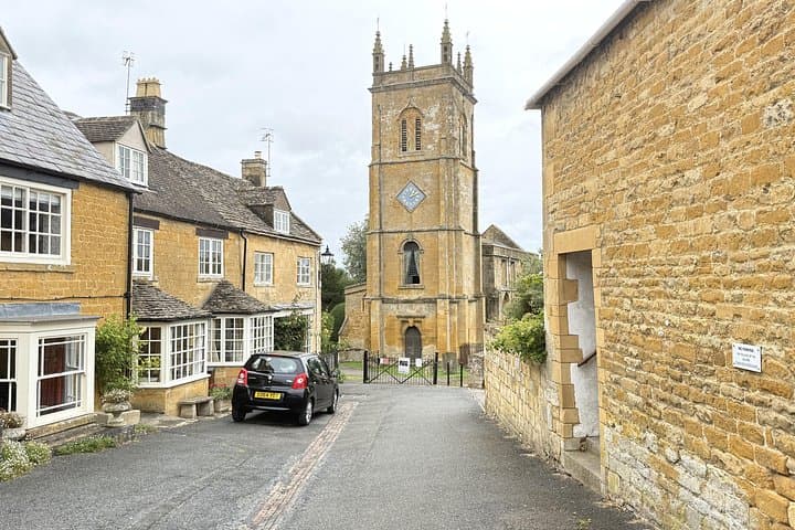 Father Brown Walking Tour in Blockley: Cotswold Filming Locations & Village Walk