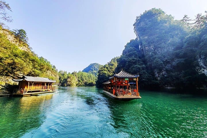 Private Day Tour: Baofeng Lake Cruise & Yellow Dragon Cave, Zhangjiajie