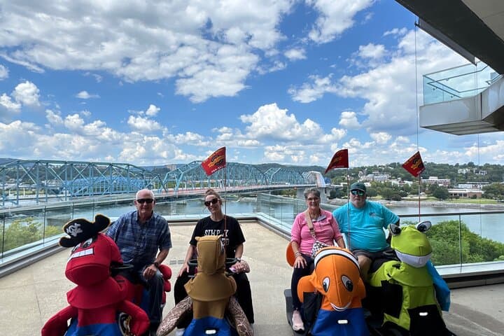 Chattanooga Holiday Lights Rydables Tour — Jingle Bell Rides Guide photo 4