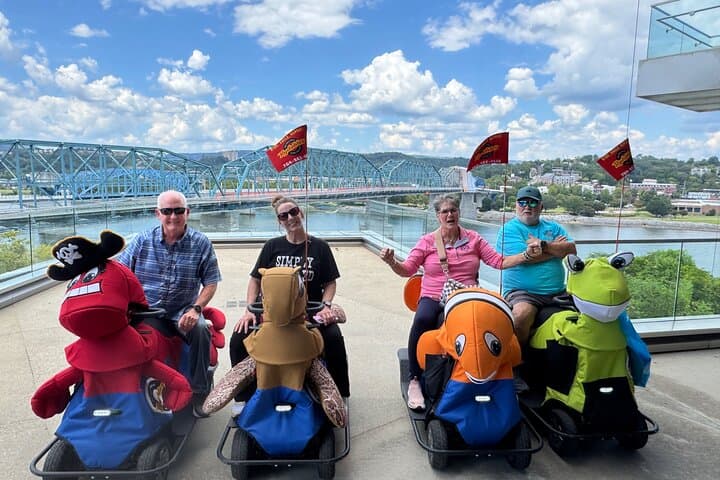 Chattanooga Holiday Lights Rydables Tour — Jingle Bell Rides Guide photo 6