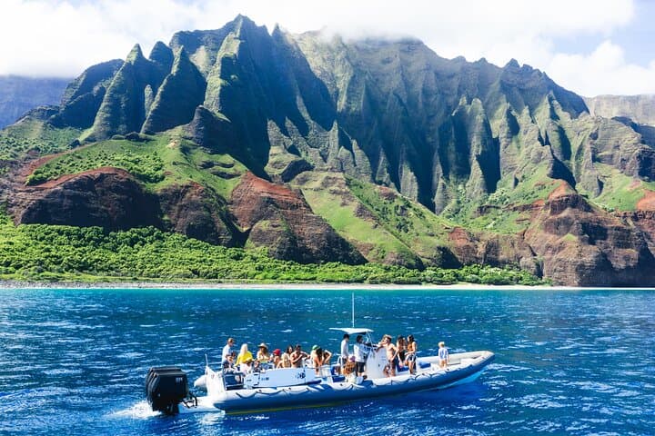 Explore Kaua‘i’s Nā Pali Coast: Morning Sightsee Zodiac Adventure from Hanalei Bay